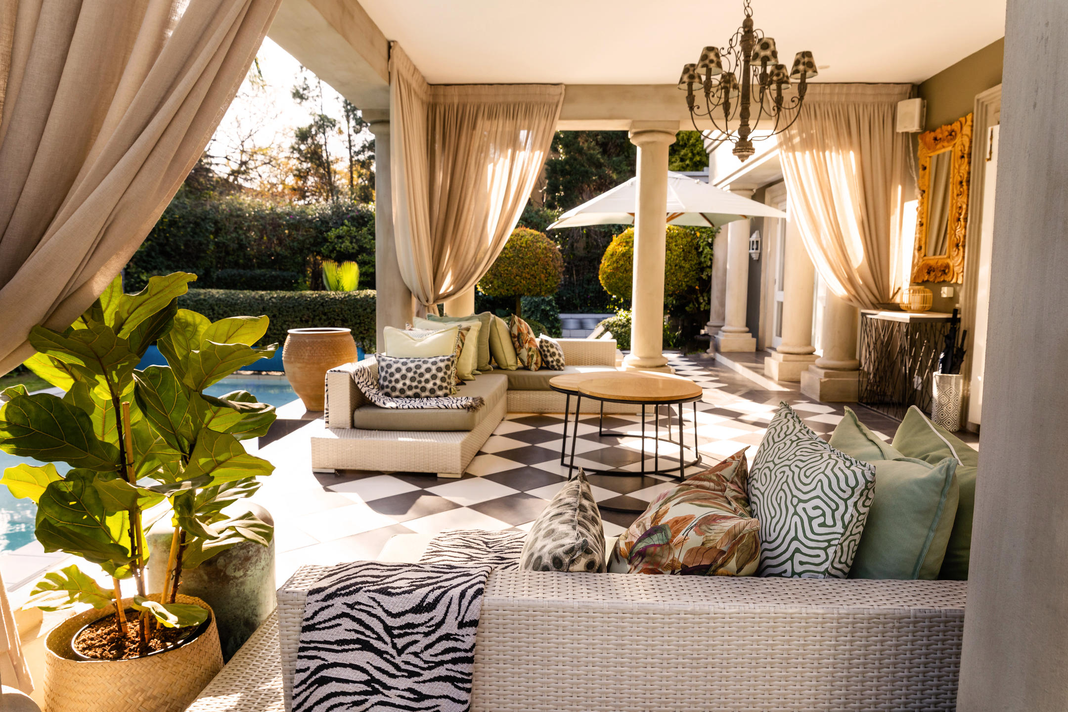 Hotels in Johannesburg: Where Luxury Awaits - African Sky Of Diamonds ...
